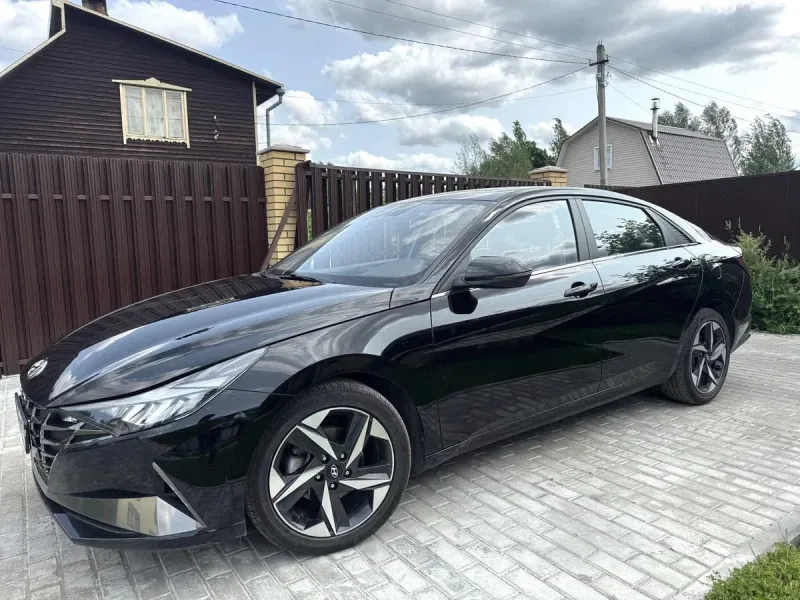 Hyundai Elantra 2023