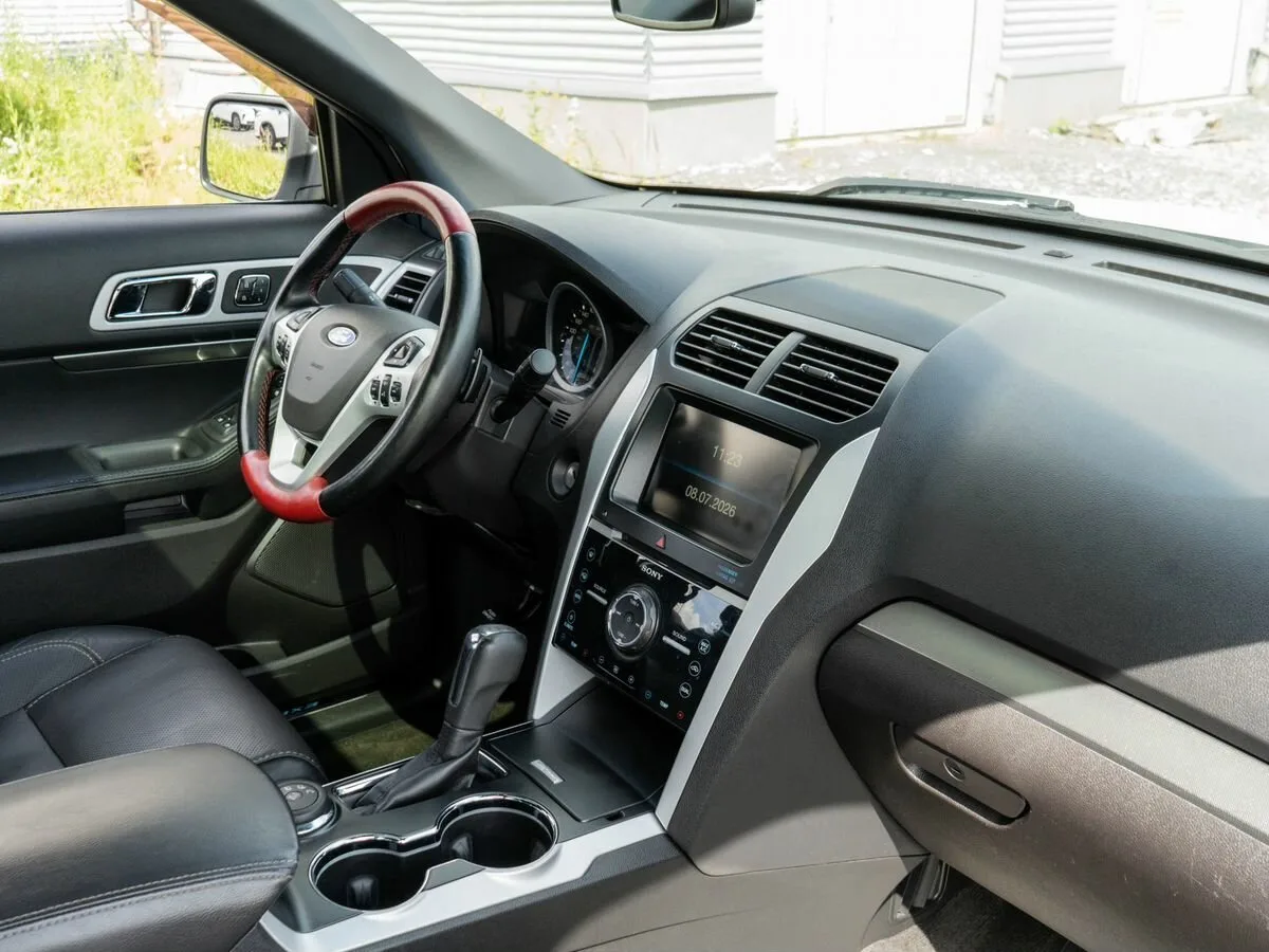 Ford Explorer