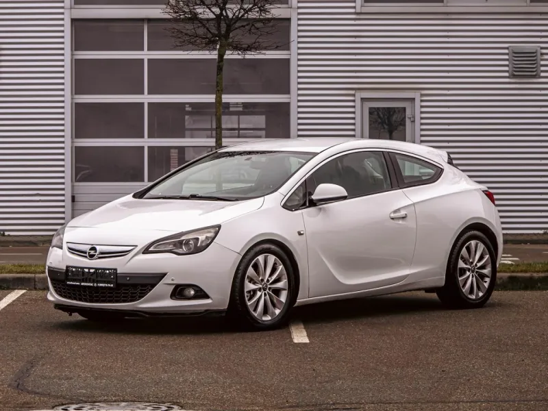 Opel Astra 2012