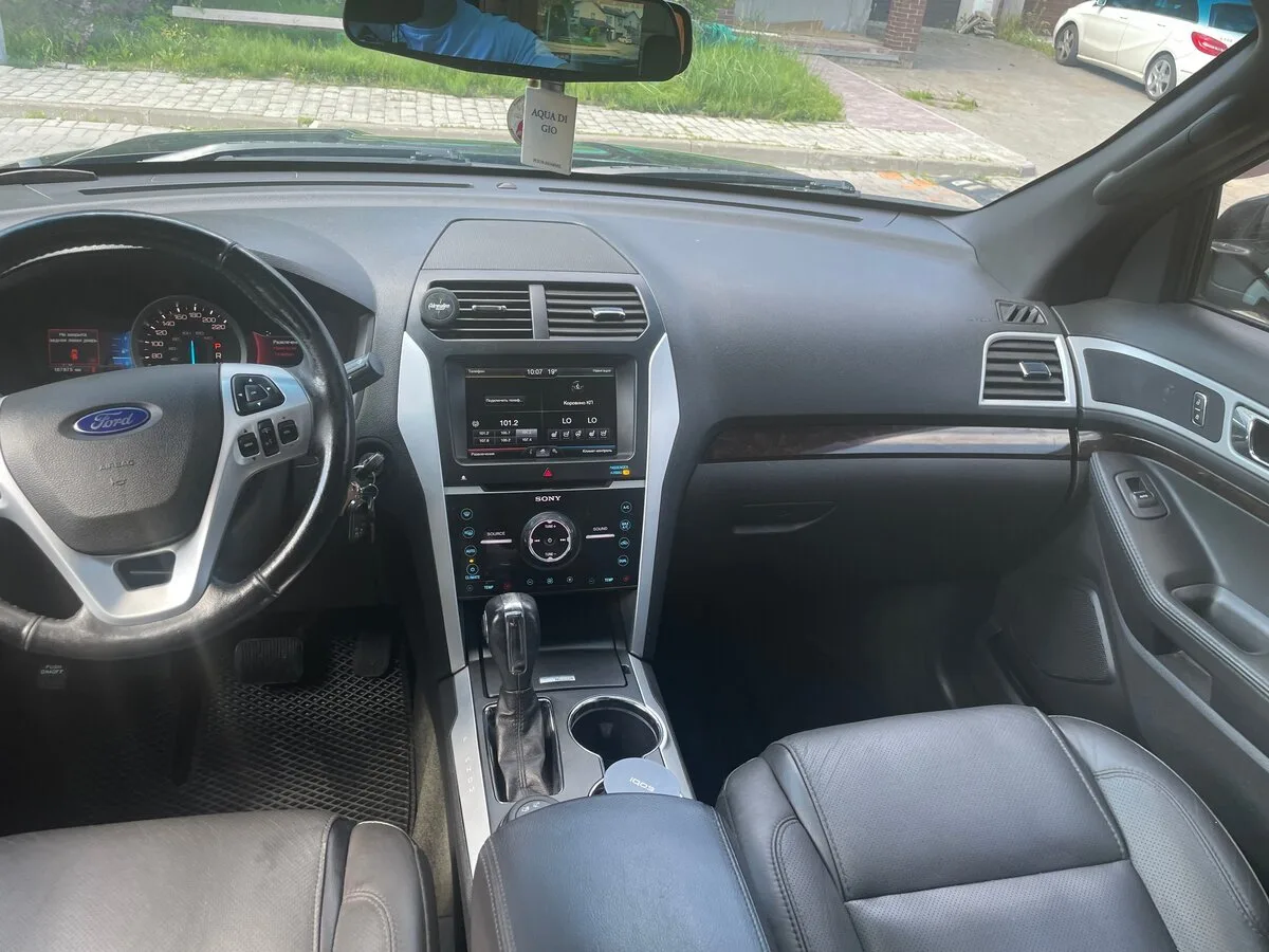 Ford Explorer