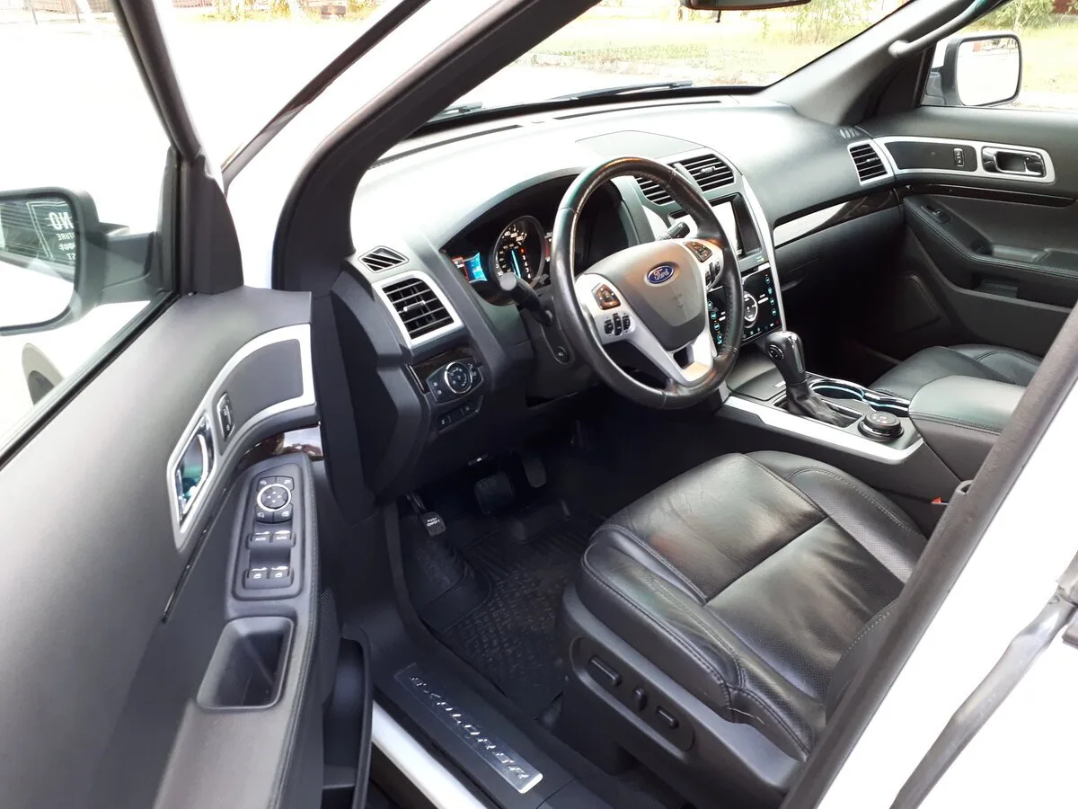 Ford Explorer