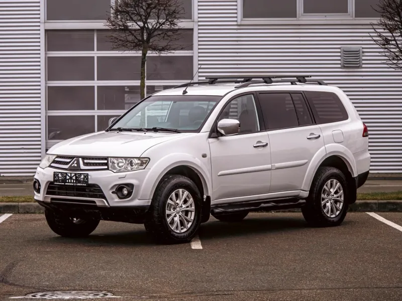 Mitsubishi Pajero Sport 2015