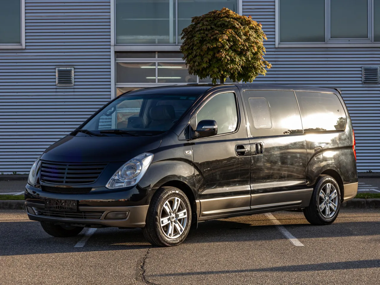 Hyundai Grand Starex