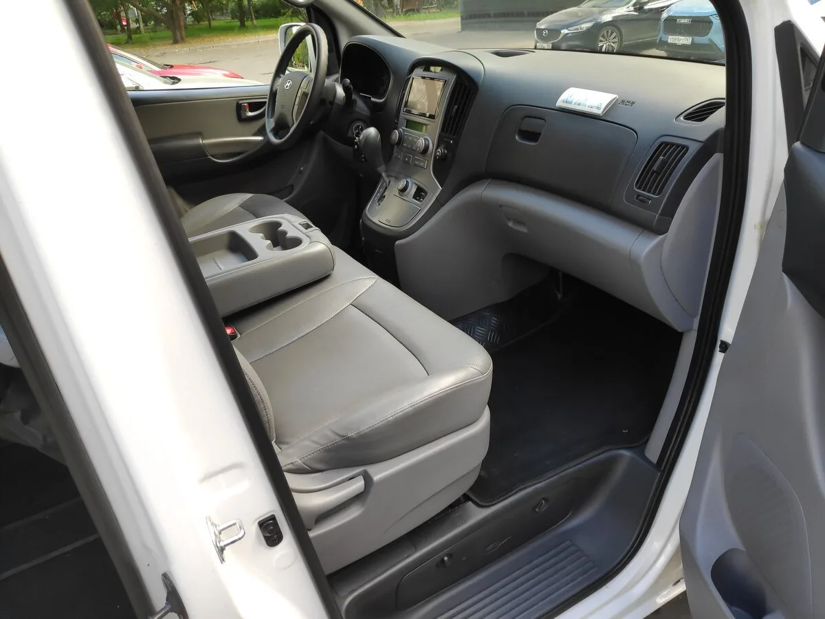 Hyundai Grand Starex