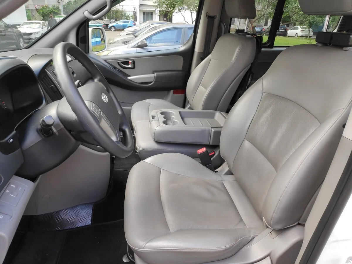 Hyundai Grand Starex