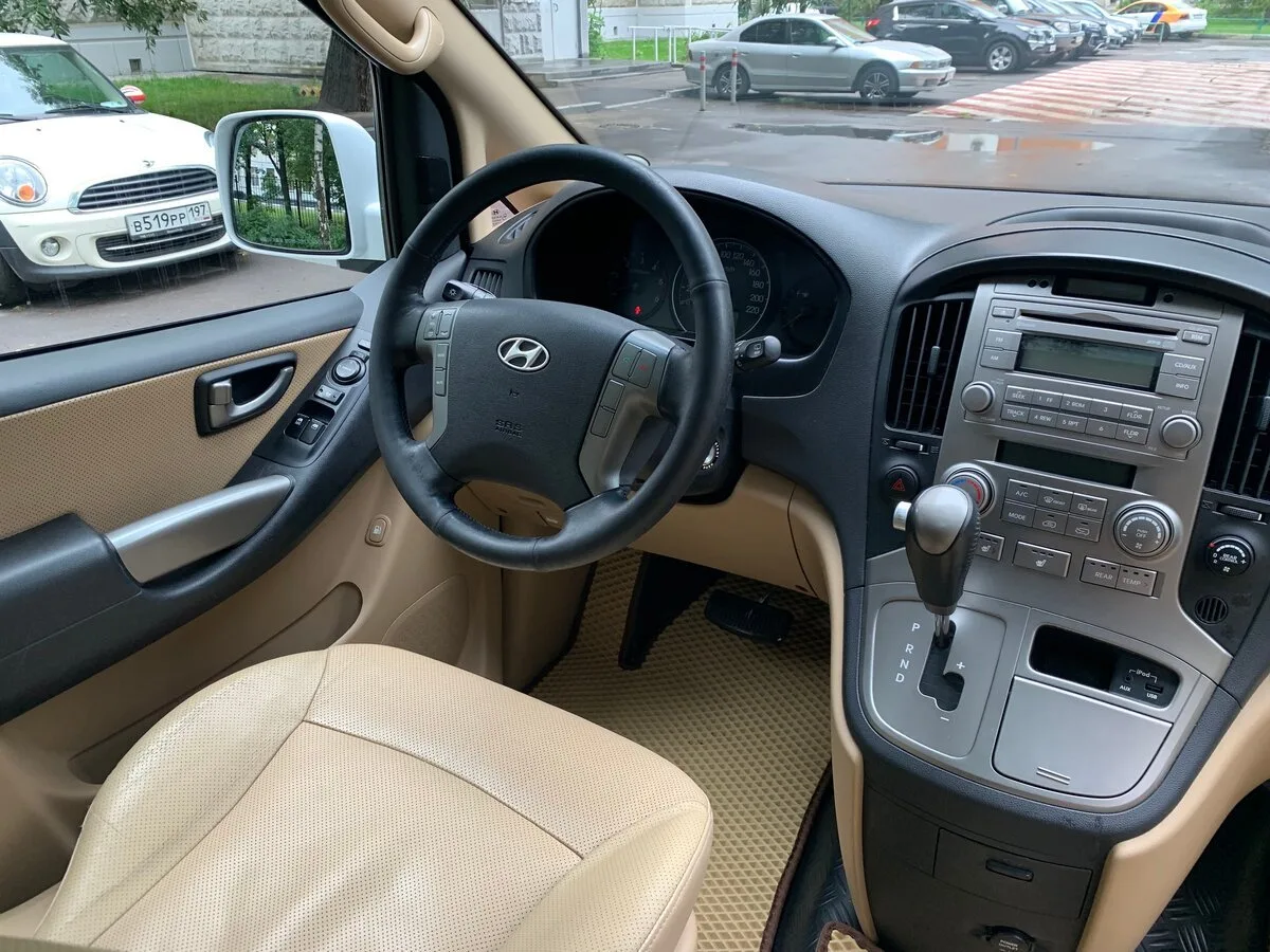 Hyundai Grand Starex