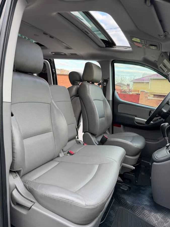Hyundai Grand Starex